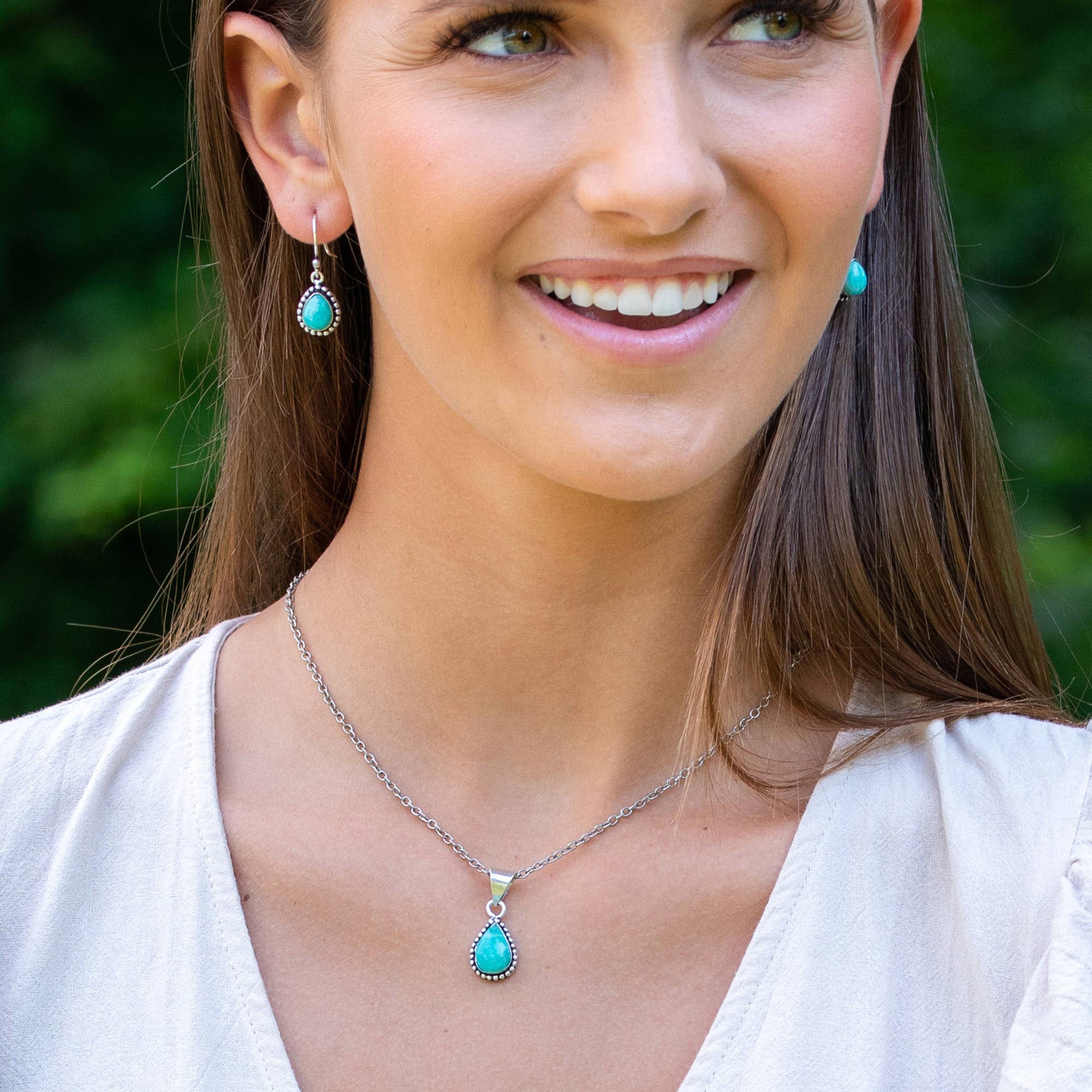 Handcrafted Semiprecious Small Stone Necklace - Amazonite