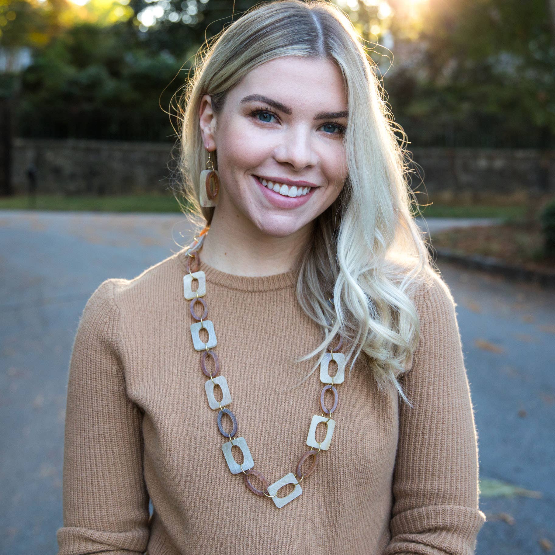 Omala 8 Assorted Necklaces and a T-Bar Display