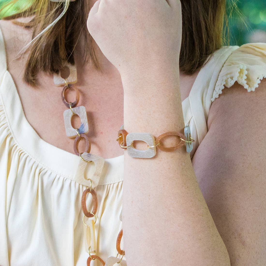 Omala Natural Beige Collection Oval Beads Link Bracelet