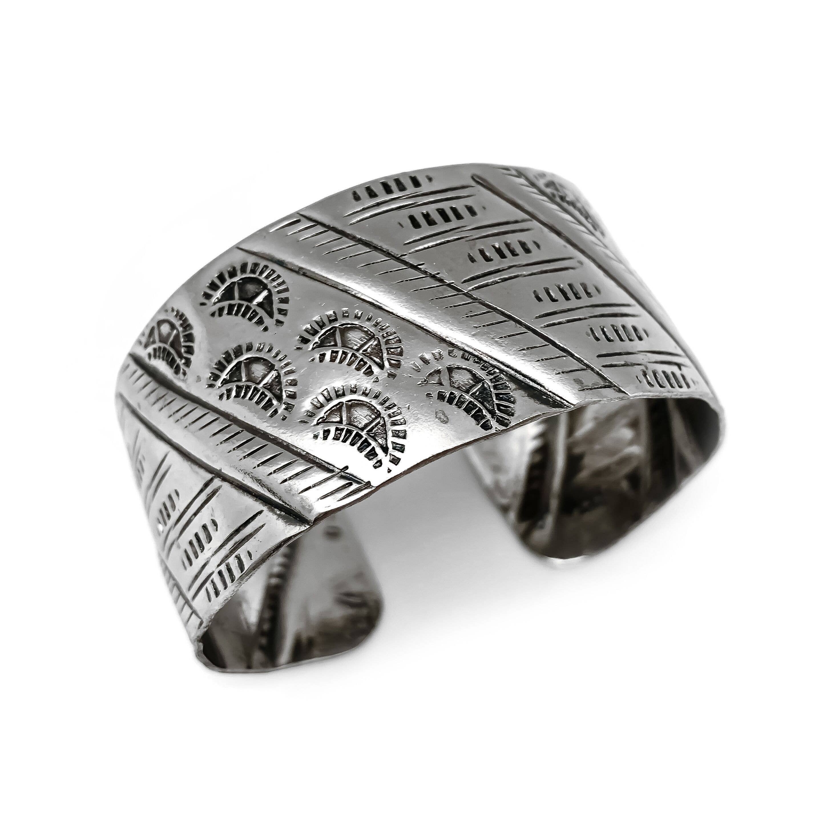 Kashi Mixed Print Diagonal Stripes Embossed Bracelet