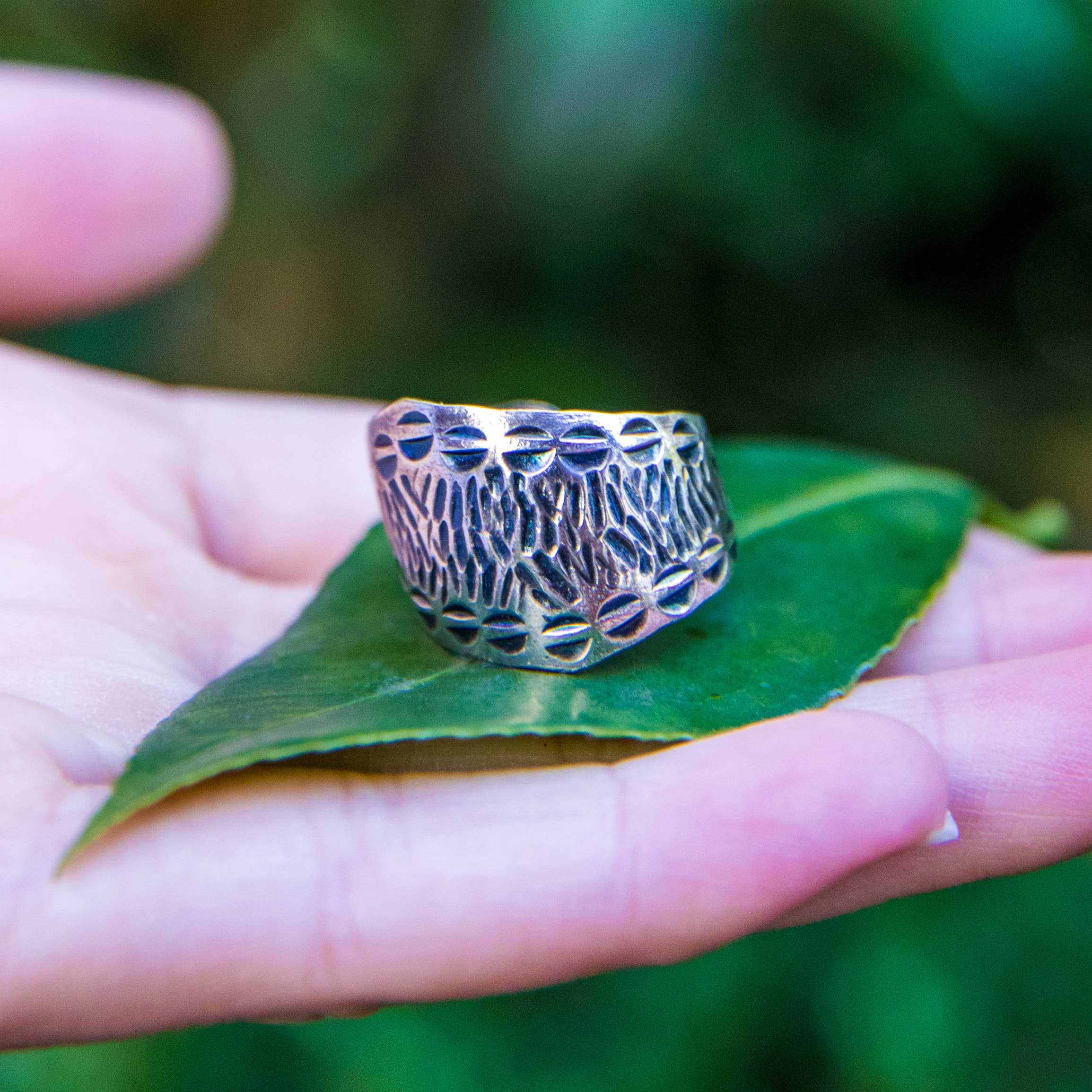 Kashi Half Circles Embossed Ring