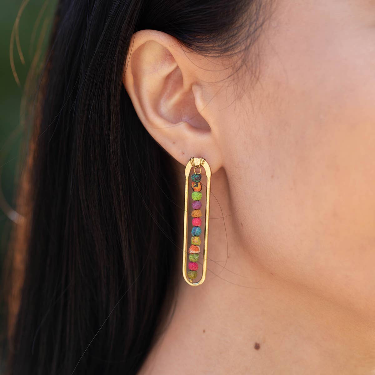 Aasha Kantha Small Vertical Column on Post Earrings