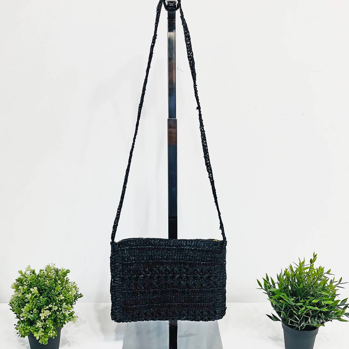 Lola Bag - Crossbody Pouch with Zipper - Black