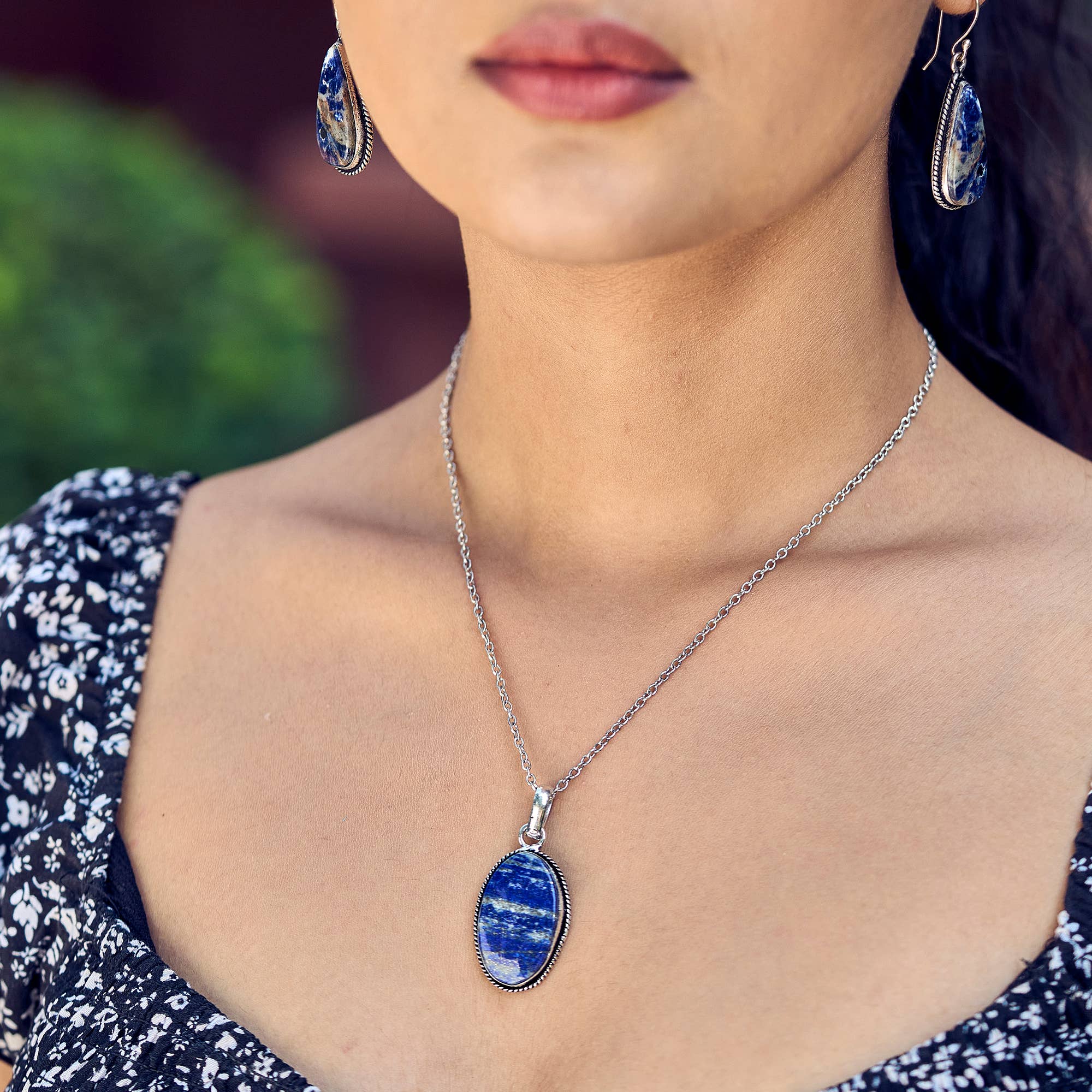 Handcrafted Semiprecious Large Stone Necklace - Sodalite