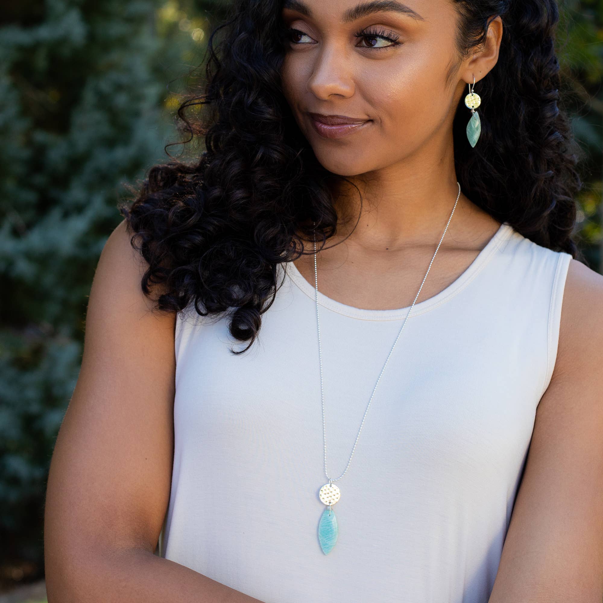 Akriti Silver and Large Faceted Amazonite Necklace