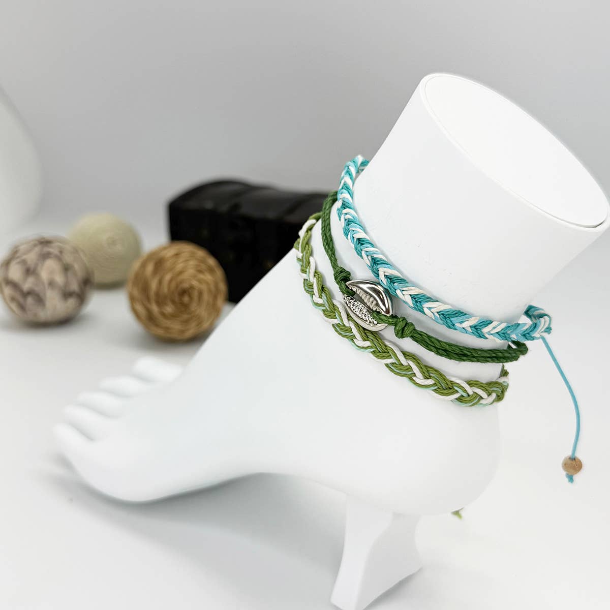 Weave & Wander Seafoam Shell Trio Anklet