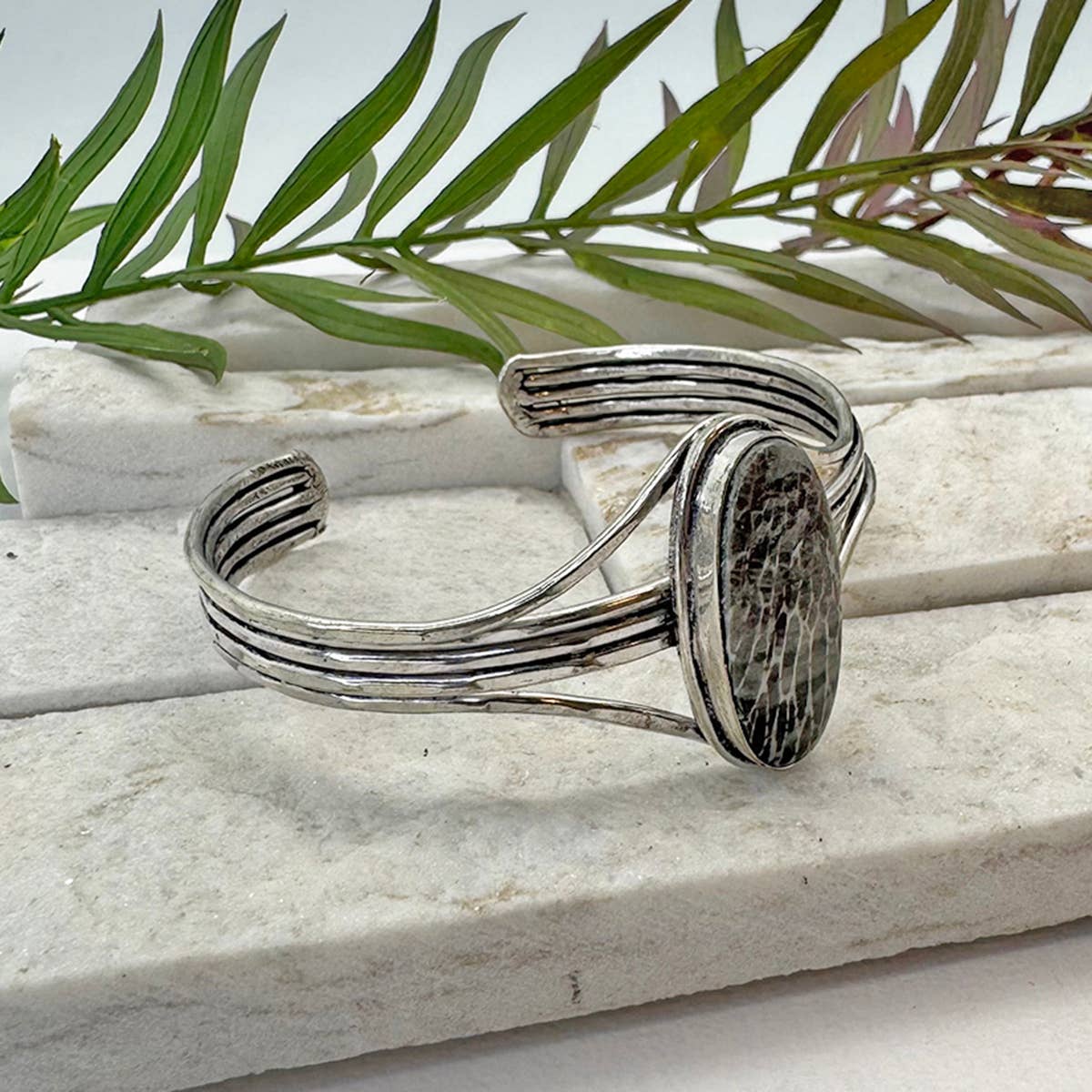 Handcrafted Kashi Semiprecious Stone Cuff - Crazy Lace Agate