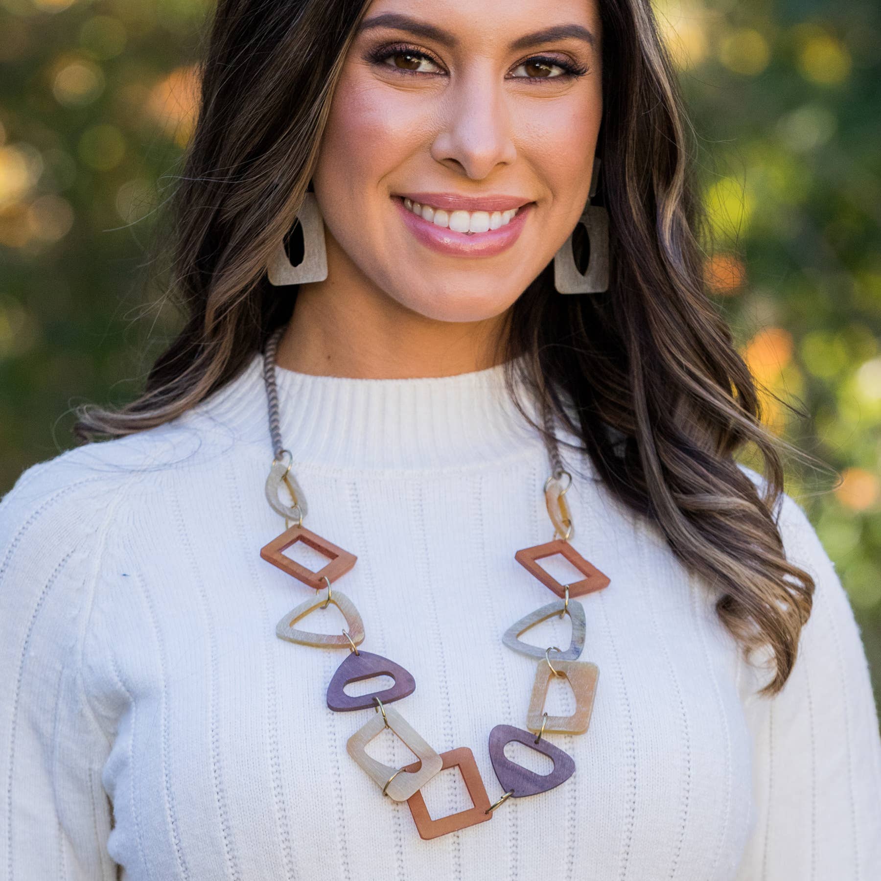 Omala 8 Assorted Necklaces and a T-Bar Display