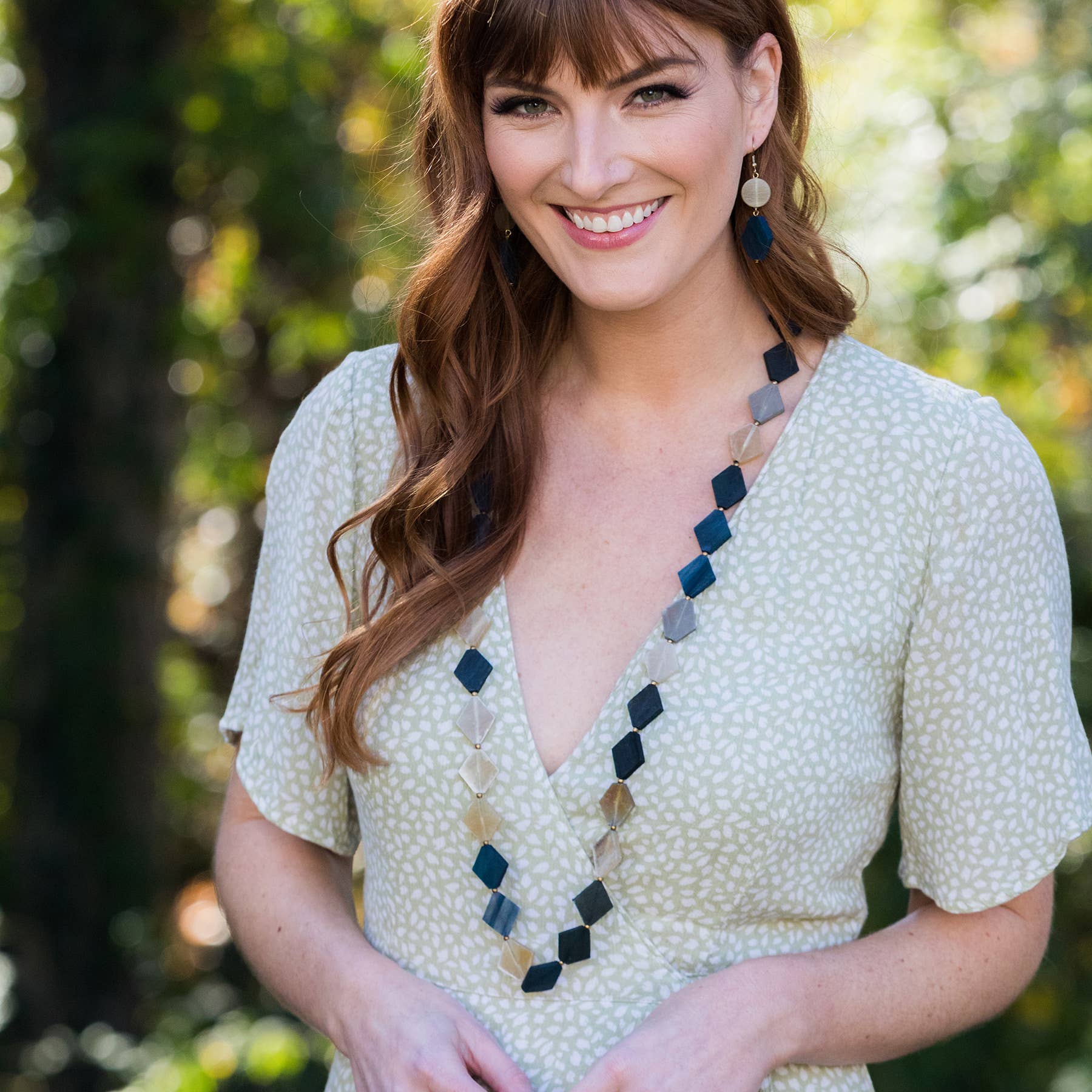 Omala 8 Assorted Necklaces and a T-Bar Display